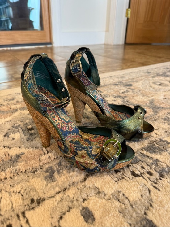 Not rated Shoes - Not Rated Green Paisley Cork Platform Heels with Buckle